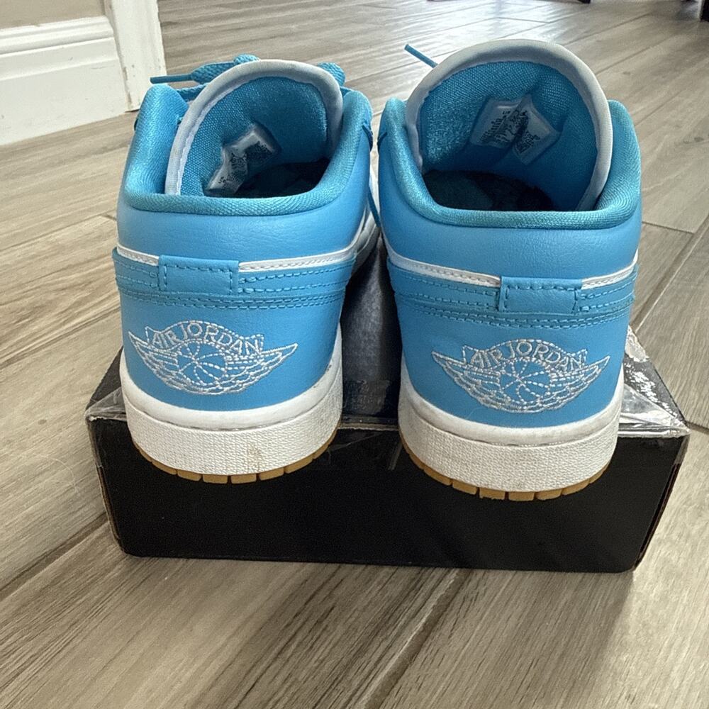 Size 8 Nike Air Jordan 1 Low White Powder Blue Gum Women Sneakers DC0774-104 - Picture 5 of 8